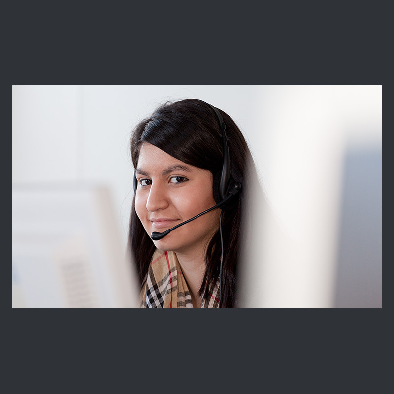 Business-Porträt von einem weiblichen Call-Center-Agent