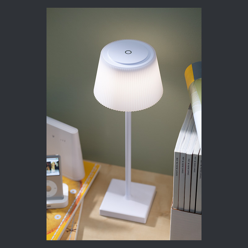 Akkuleuchte von Kaltweiß bis Warmweiß